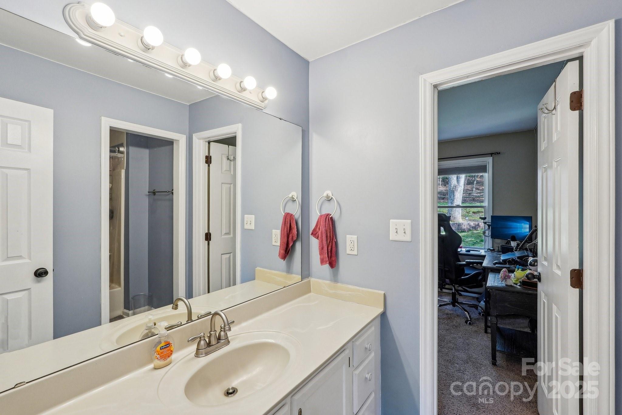 Tega Cay - Residential