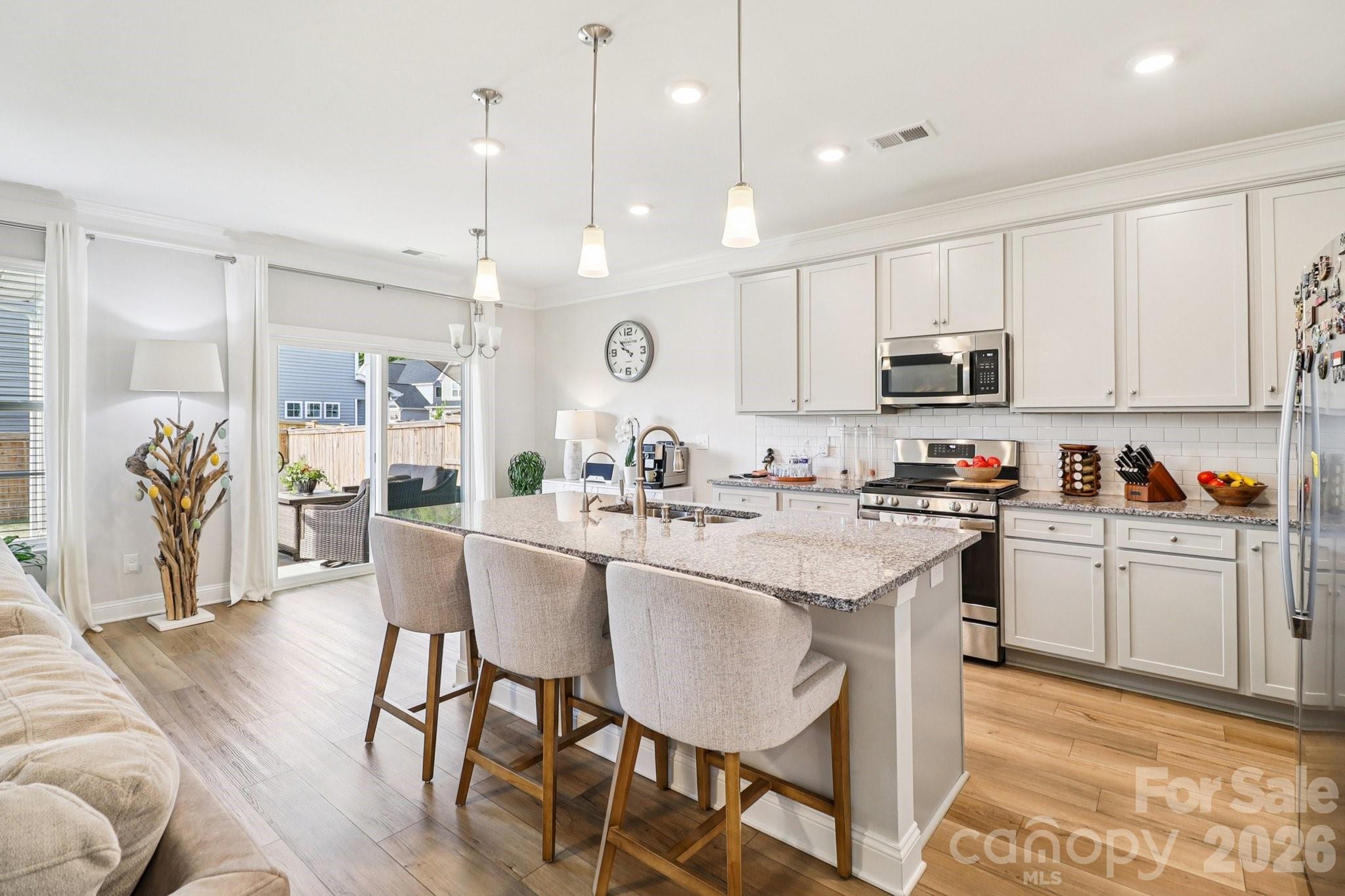 369 Stillington Street