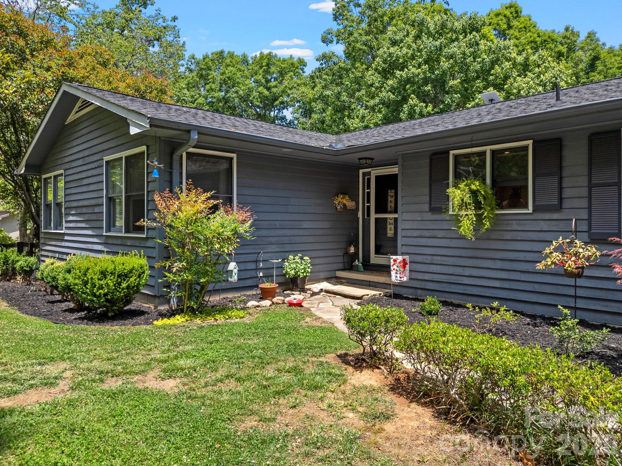 707 Dogwood Trail