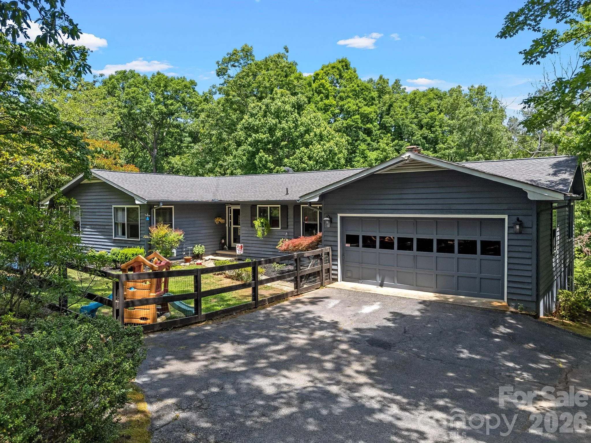 707 Dogwood Trail