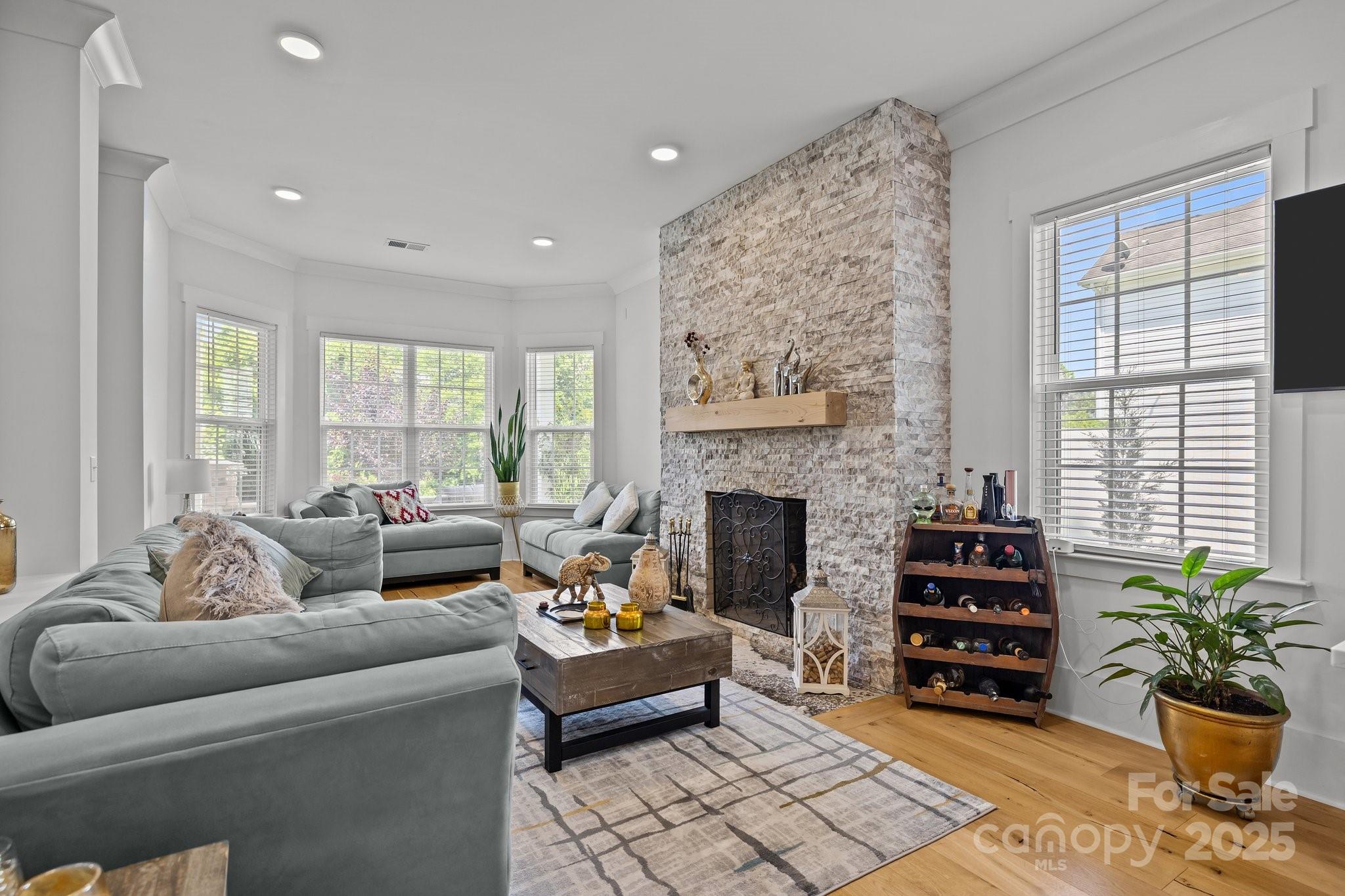 2117 Middlebridge Court