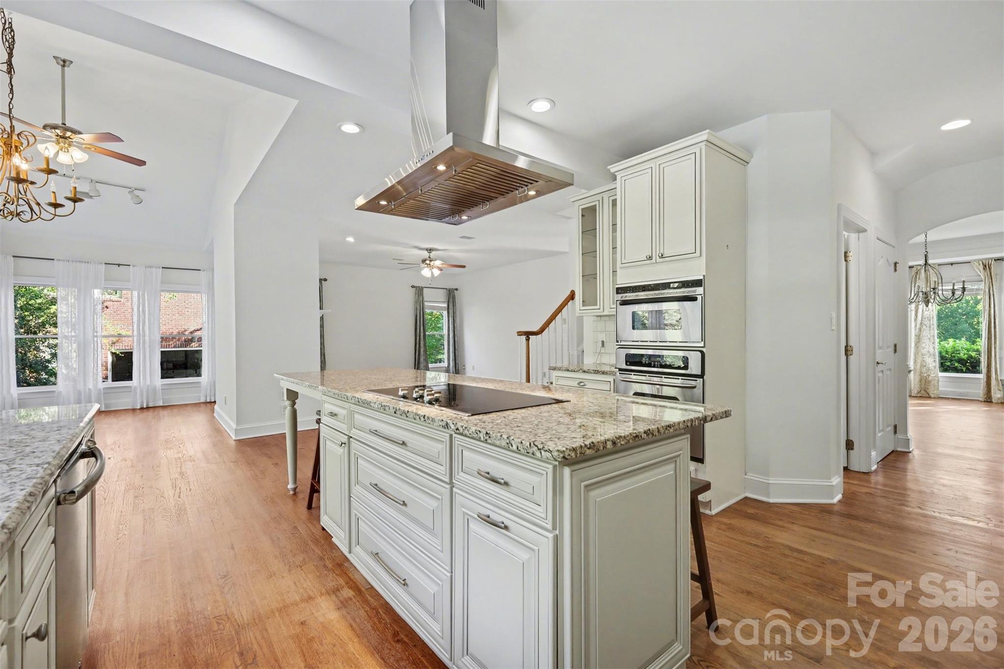 6123 Glen Manor Drive