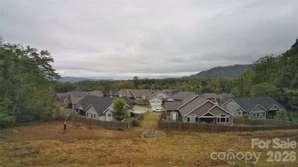 87 STARWOOD VALLEY TRL, ARDEN, NC 28704 - Image aa89eeb9fbe4c356b346ceddc17fa3a6/849041628