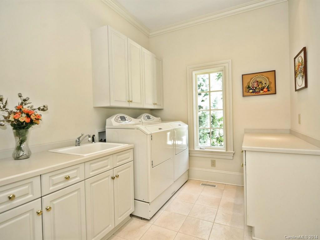 The Peninsula - Residential