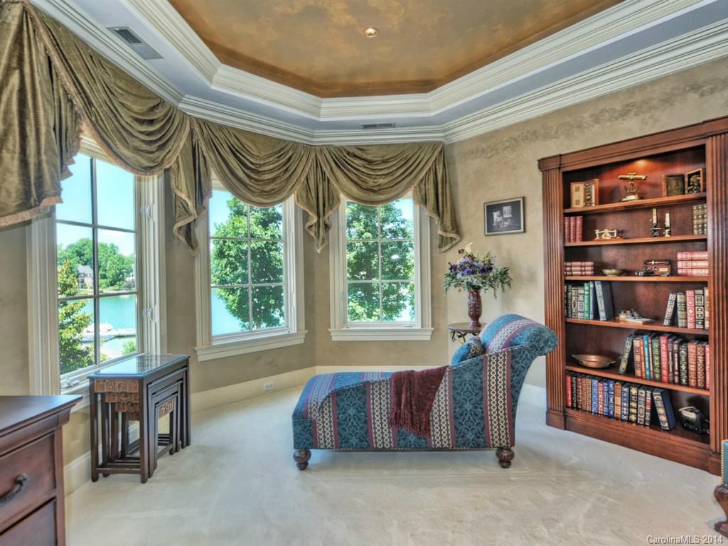 The Peninsula - Residential