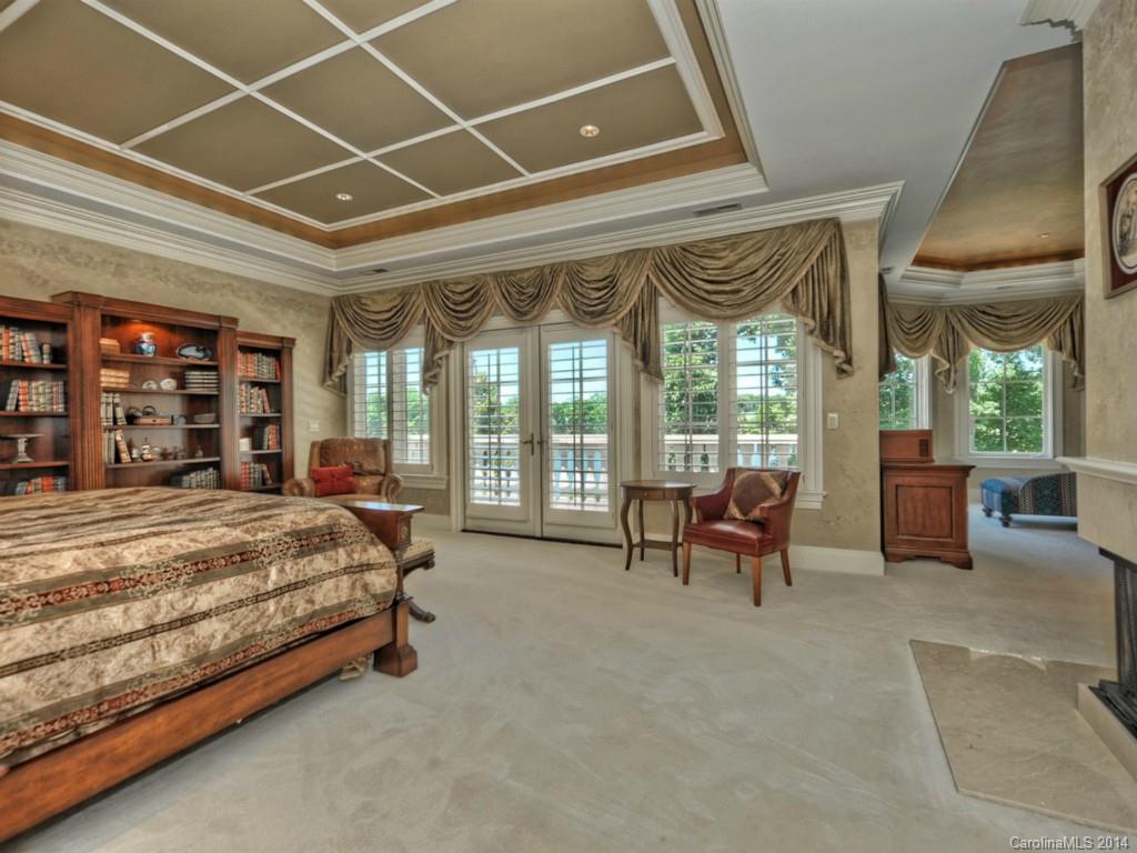 The Peninsula - Residential