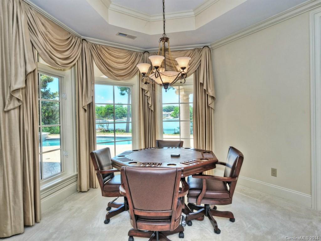 The Peninsula - Residential