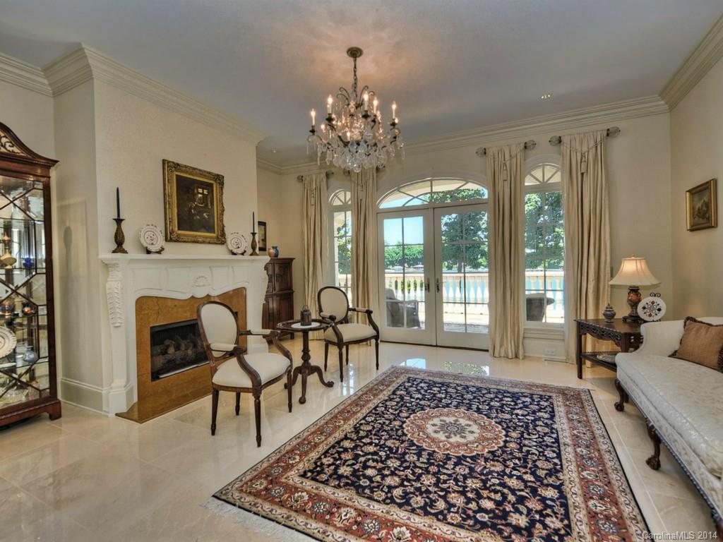 The Peninsula - Residential