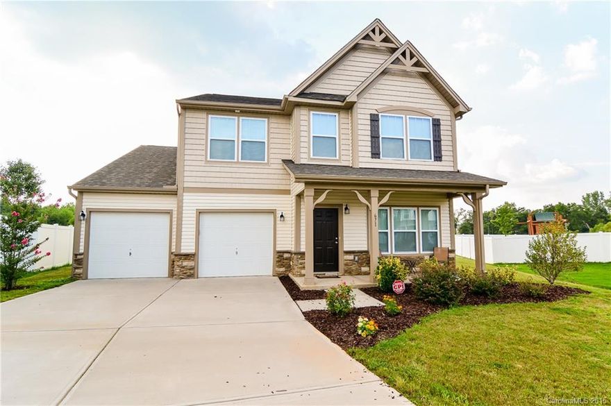 This lovely home is waiting for you to call it home! Home features 9' ceilings on the main, a main level guest bedroom w/ full bath access & powder room. Gourmet kitchen w/beautiful granite tops, SS appliances & eat-in dining area. A Butler's Pantry connects the kitchen to the Formal Dining Room. The spacious Great Room is open to the Kitchen. Upstairs you will find the Master Suite w/walk-in closet, large Loft/Rec Room and the other 2 Bedrooms. Don't miss this well appointed Fort Mill beauty!