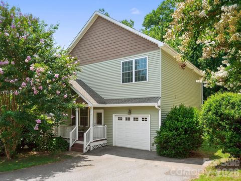 Photo of 7 Winters Edge Lane #11, Asheville, NC 28803 (MLS # 4400181)