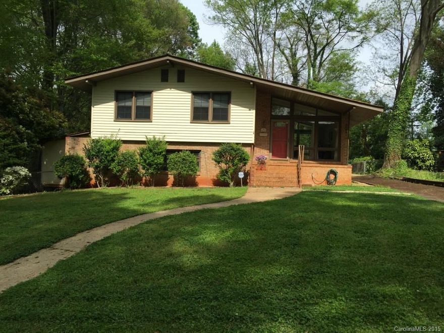 Amazing tri-level home on double lot on cul-de-sac street! Gleaming Hardwood floors on main level and upper bedrooms. Mahogany glazed porcelain tile on lower level laid in a beautiful zigzag pattern. Updated kitchen is bright, roomy and has plenty of cabinets. Family room has built in shelving. Large fenced backyard has a patio, kids playset, and raised garden boxes. There is a huge storage shed adjacent to the house. Montclaire/Starmount is a fantastic location convenient to everything!