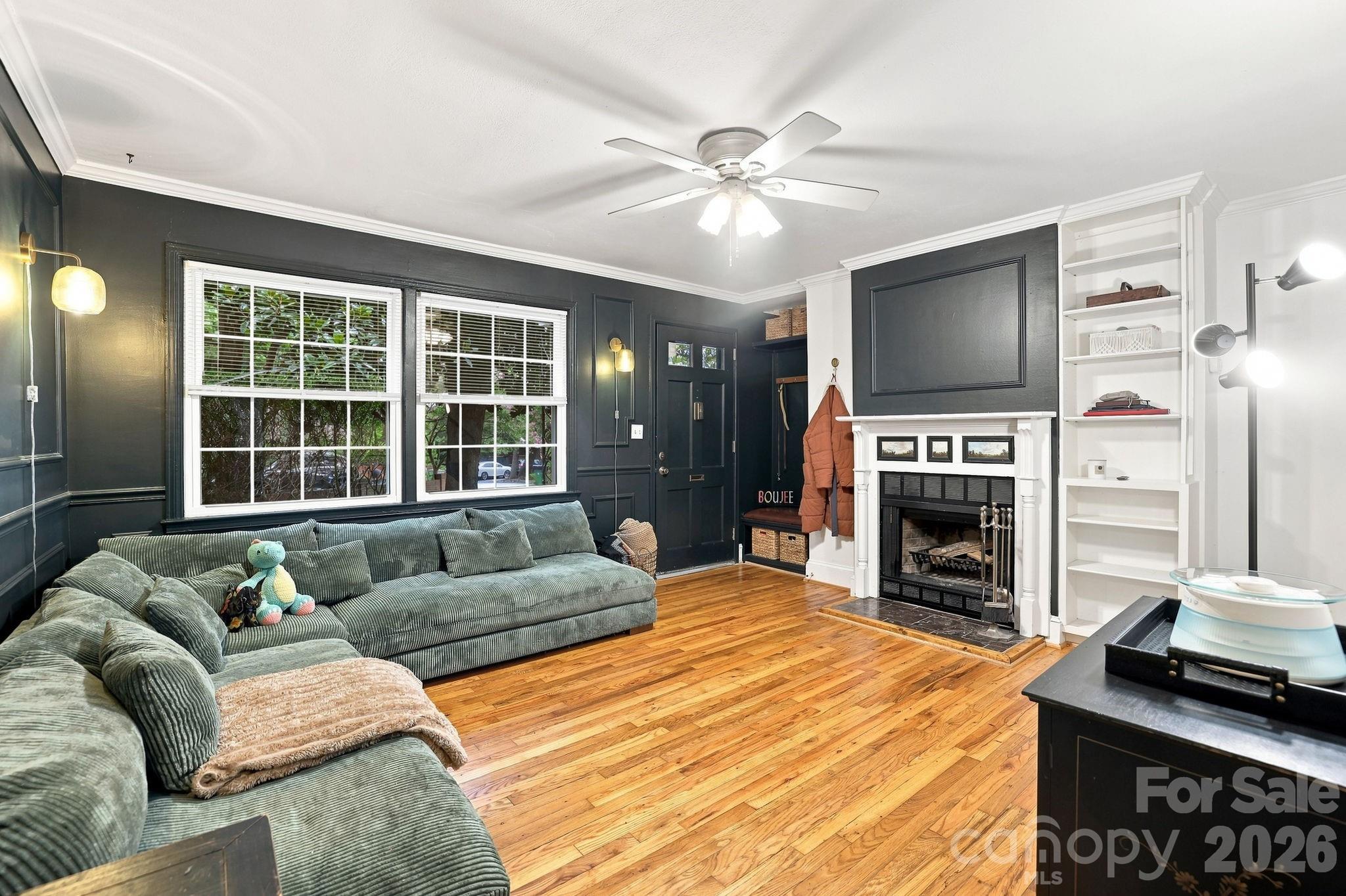 200 N Laurel Avenue 15B