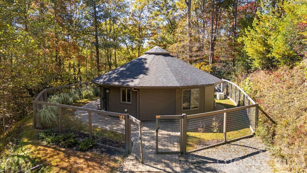 16 CADDIS CT, MARSHALL, NC 28753 - Image aa9a7bf0e2cc0606b8cdf9c1d663cb7e/1911841406