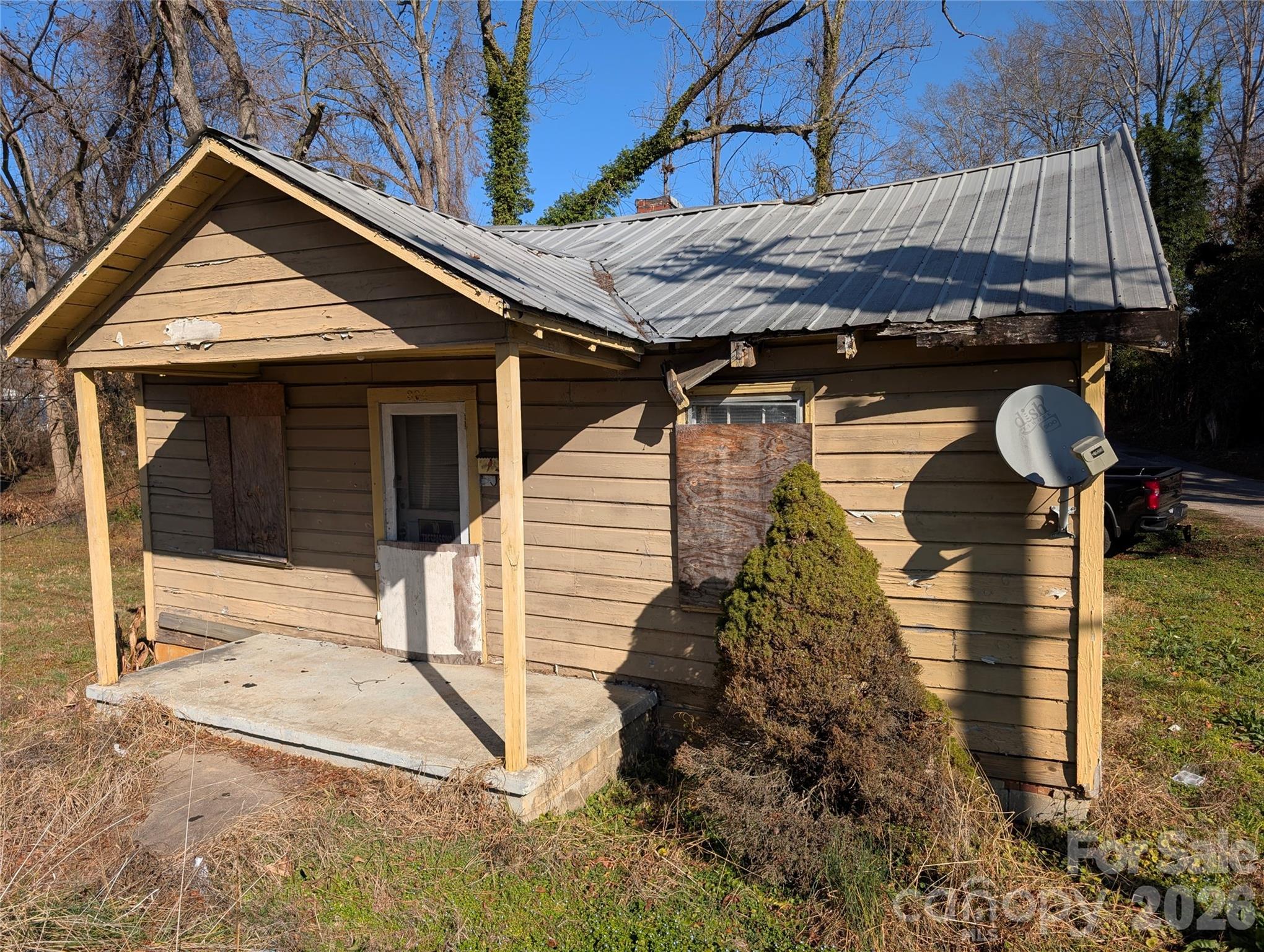310 W Floyd Baker Boulevard
