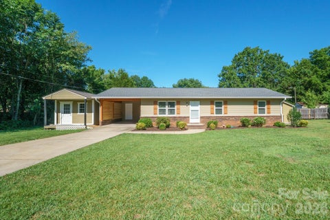 Photo of 111 Lois Court, Statesville, NC 28625 (MLS # 4396639)