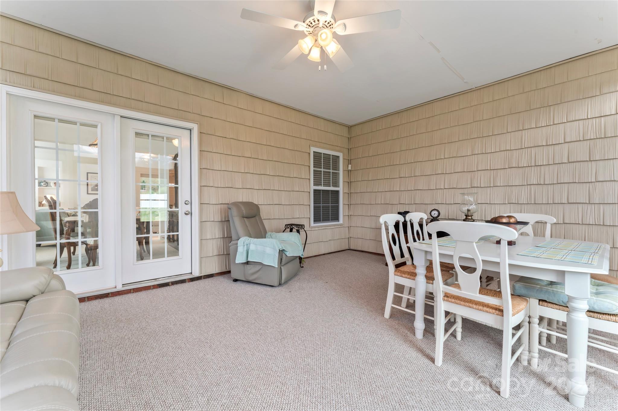 Saint James - Residential