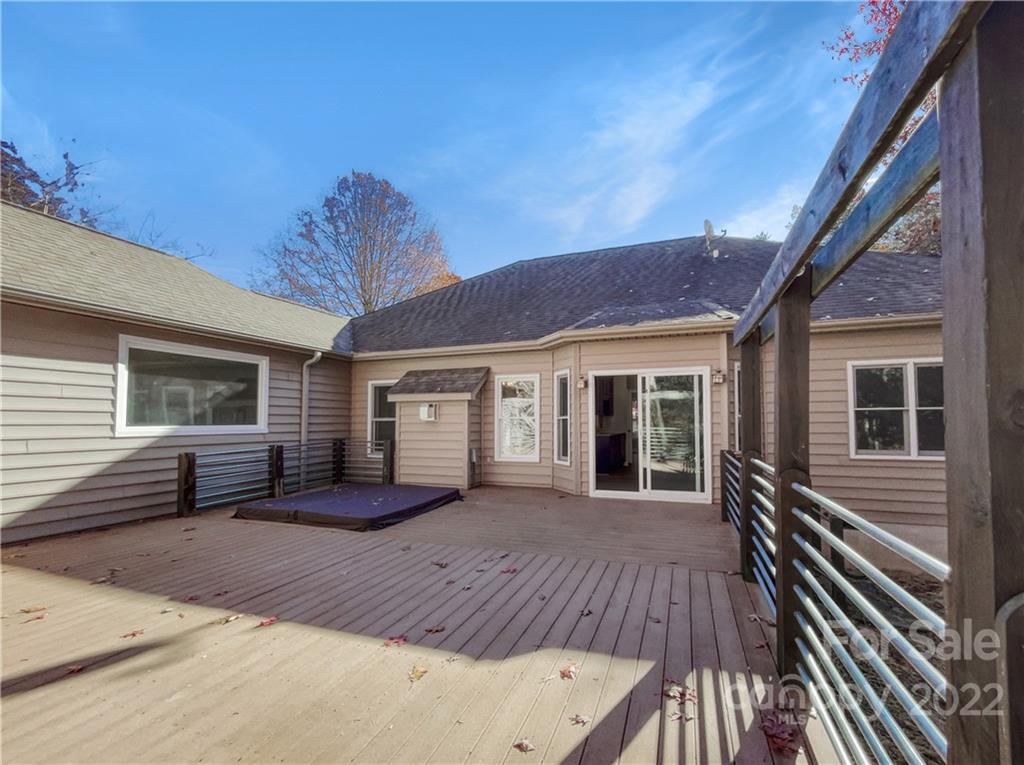 Tega Cay - Residential