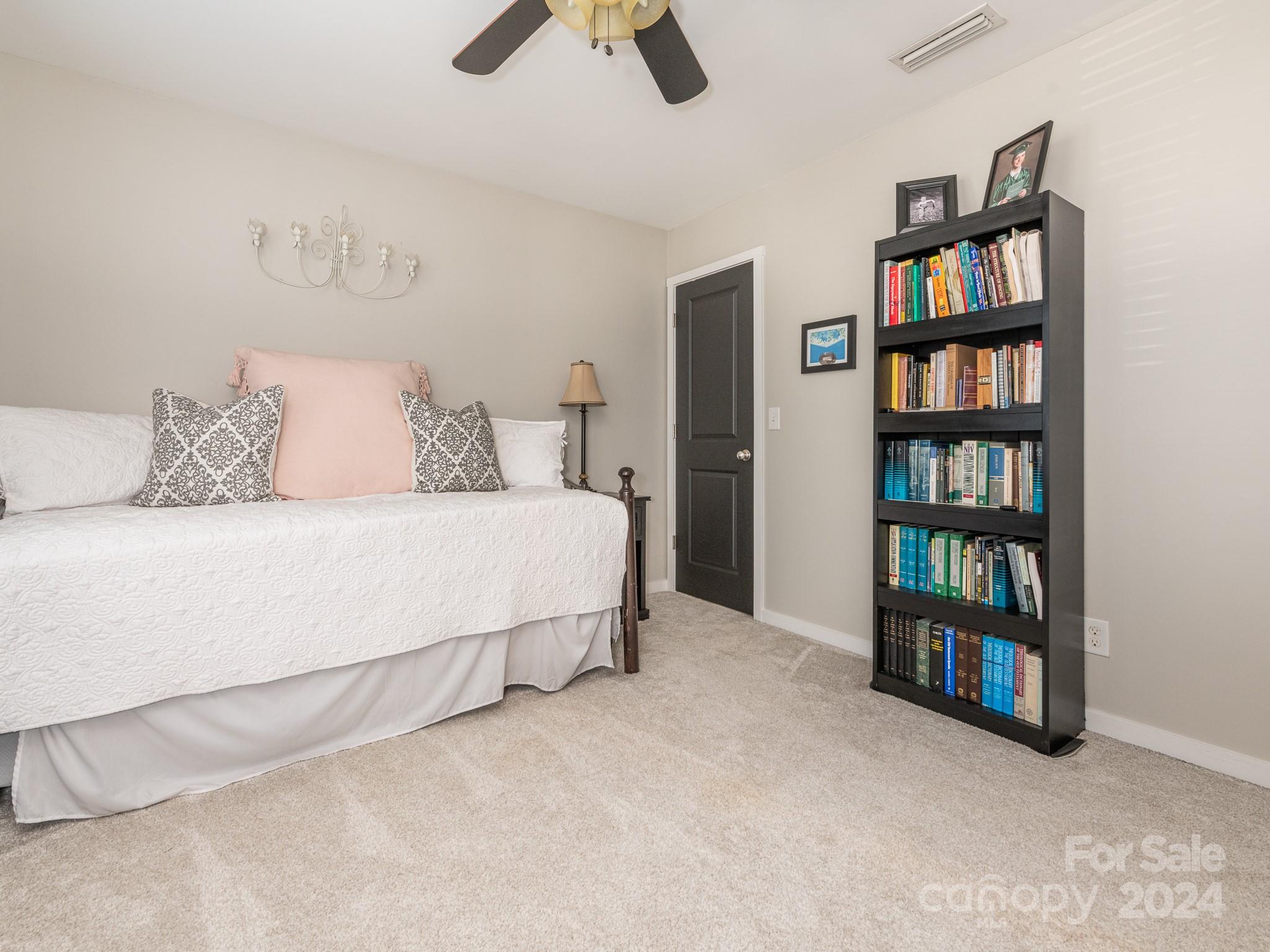 The Oaks At Mcilwaine - Residential