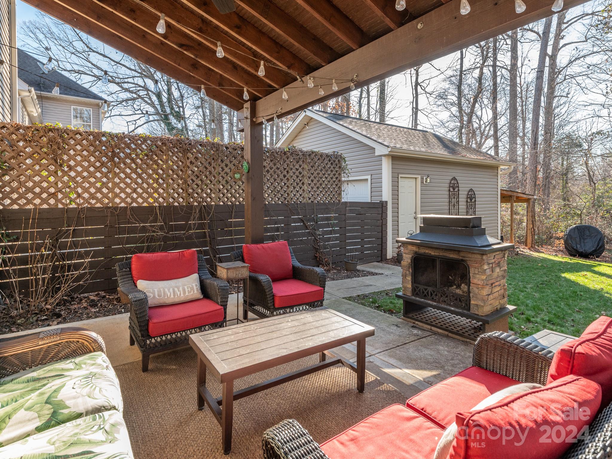 The Oaks At Mcilwaine - Residential