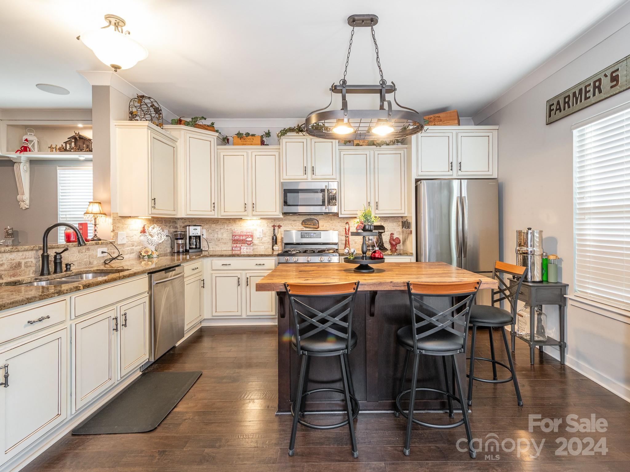 The Oaks At Mcilwaine - Residential