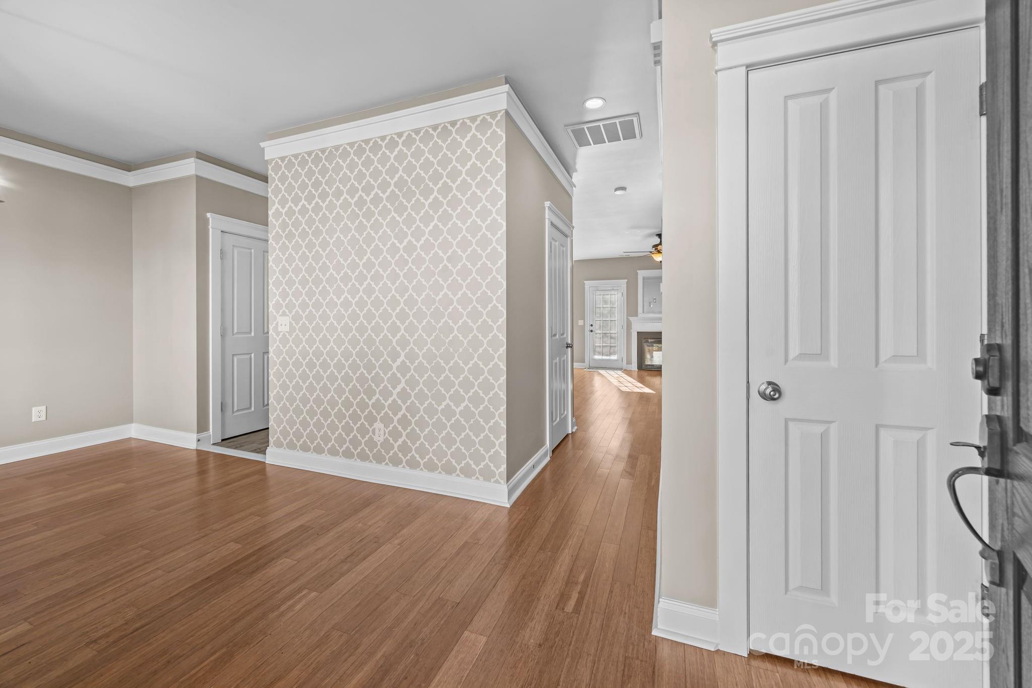 132 E Morehouse Avenue