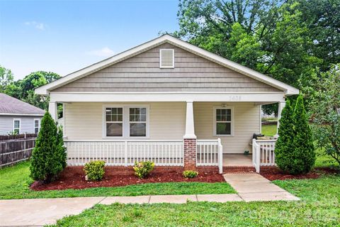Photo of 3608 Corbett Street, Charlotte, NC 28208 (MLS # 4396123)