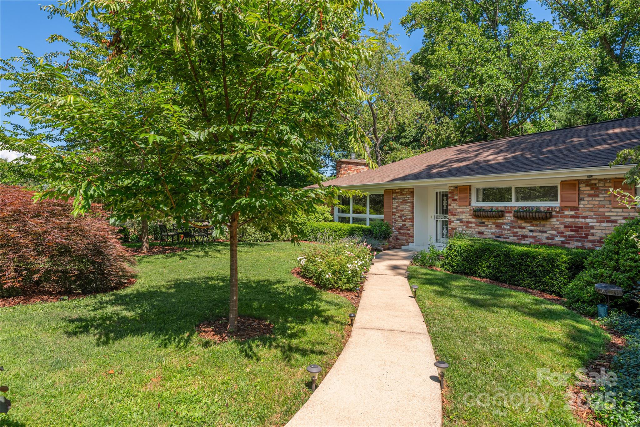 24 Woodcrest Road