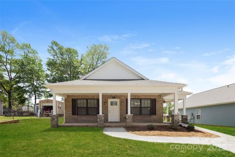 507 E Cloninger Street Dallas NC 28034