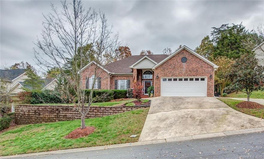 Wonderful 1 story home with great curb appeal , Nice open floor plan with  updates & upgrades, Large open great room high ceilings, Wide moldings, fp with gas logs, lovely formal dining room  Nice kitchen with a unique island, & eating area, covered back patio with a nice landscaped Private  fenced back yard , 2 driveways,  
work shop in garage , 
this us a wonder community , minutes to the lake, pool, tennis, golf, marina, ballparks and more 
home ready to move in will not last long