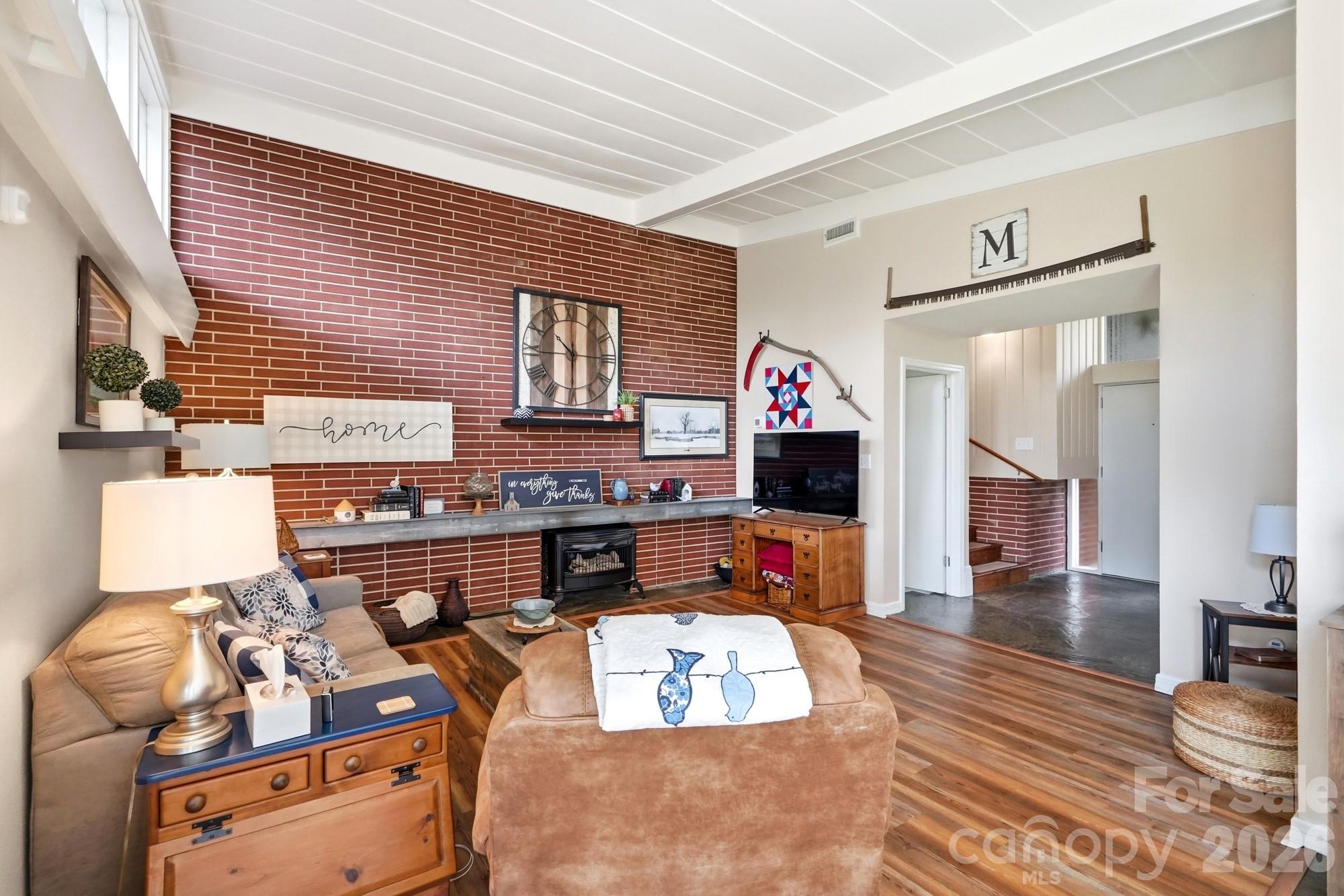 1656 Eastwood Drive