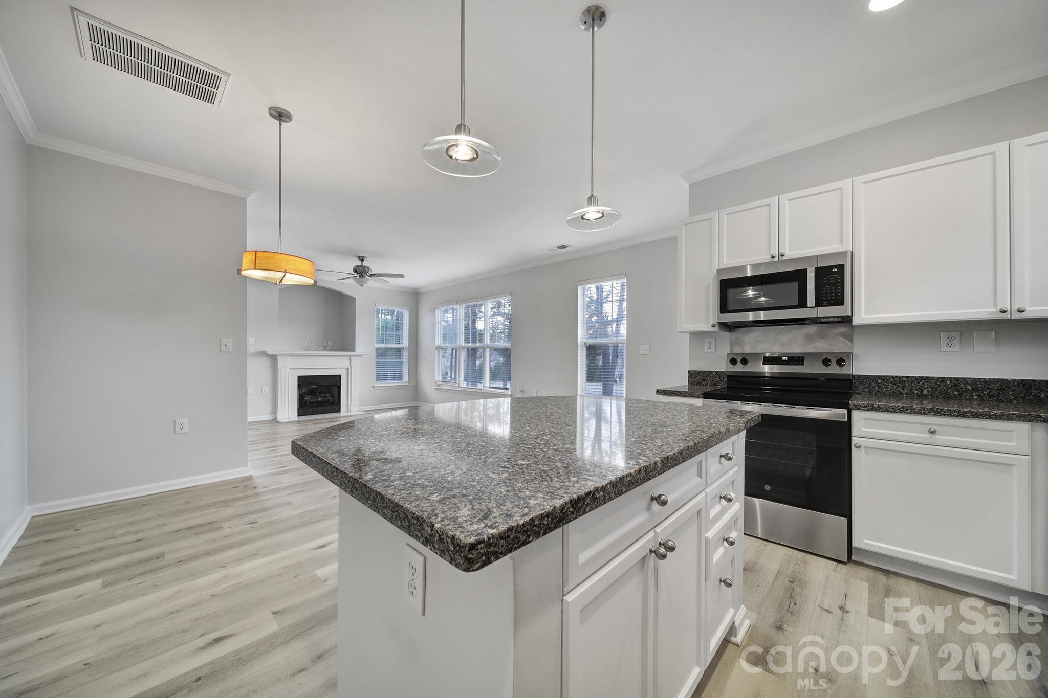 15437 Coventry Court Lane