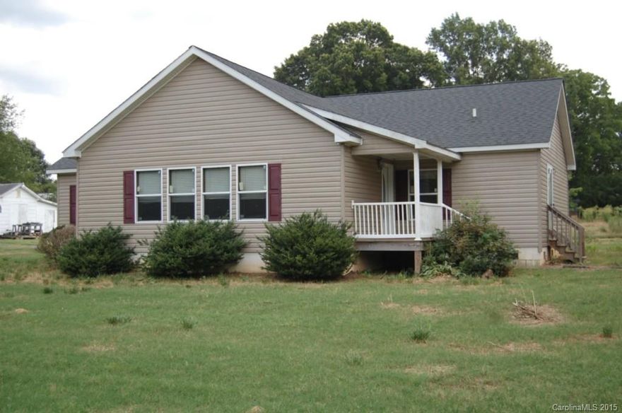 Large living room - open kitchen with huge den at back of house. Master suite is on opposite side of house from guest bedrooms.  Low maintenance exterior. Nearly level yard. 
 Offered as-is - seller to make no repairs - bank owned - allow 3-5 business days for response from seller. 
All offers must include Bank Addendum - listing office does not hold EMD - Back on market and easy to show