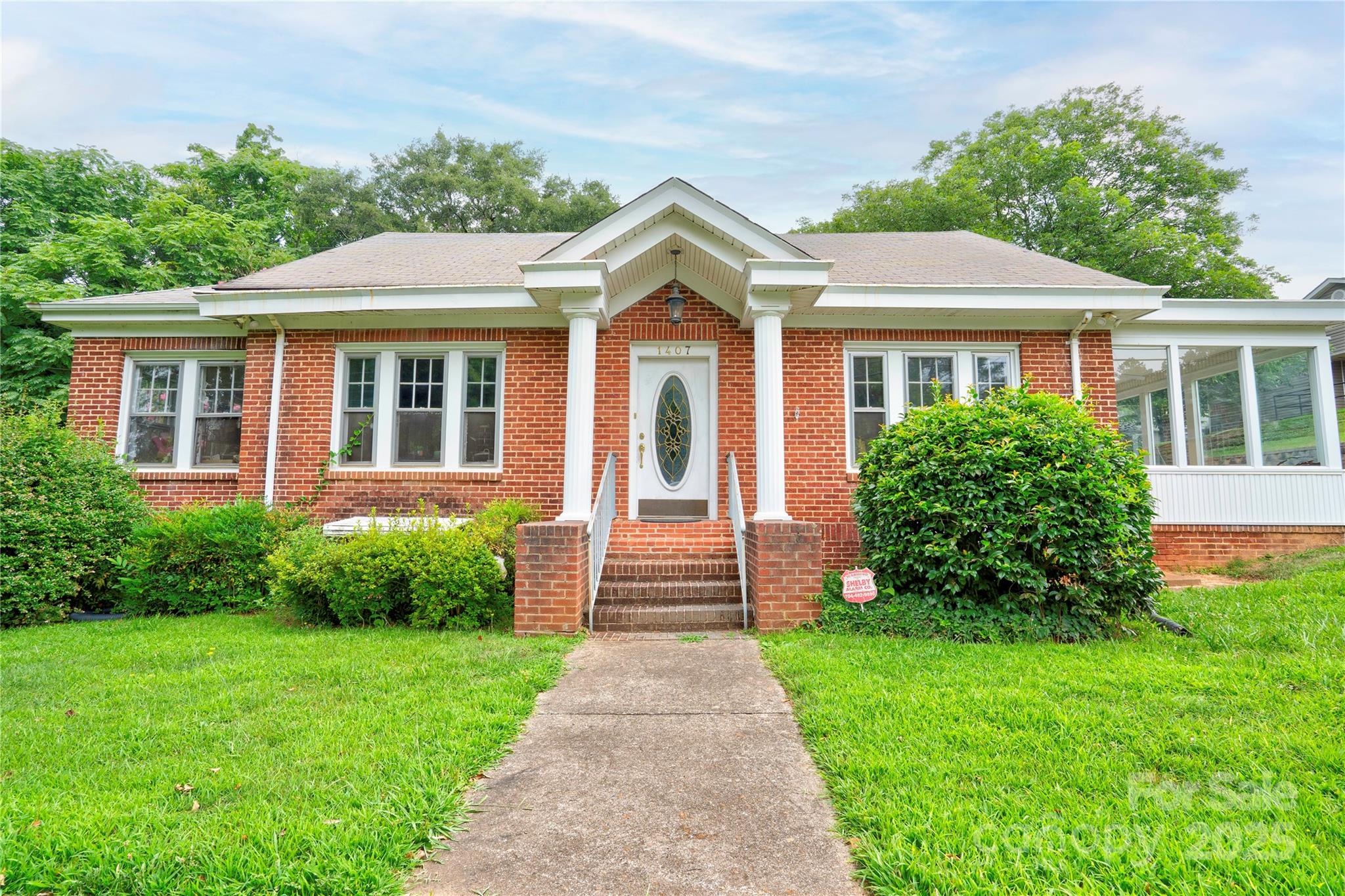 1407 E Marion Street