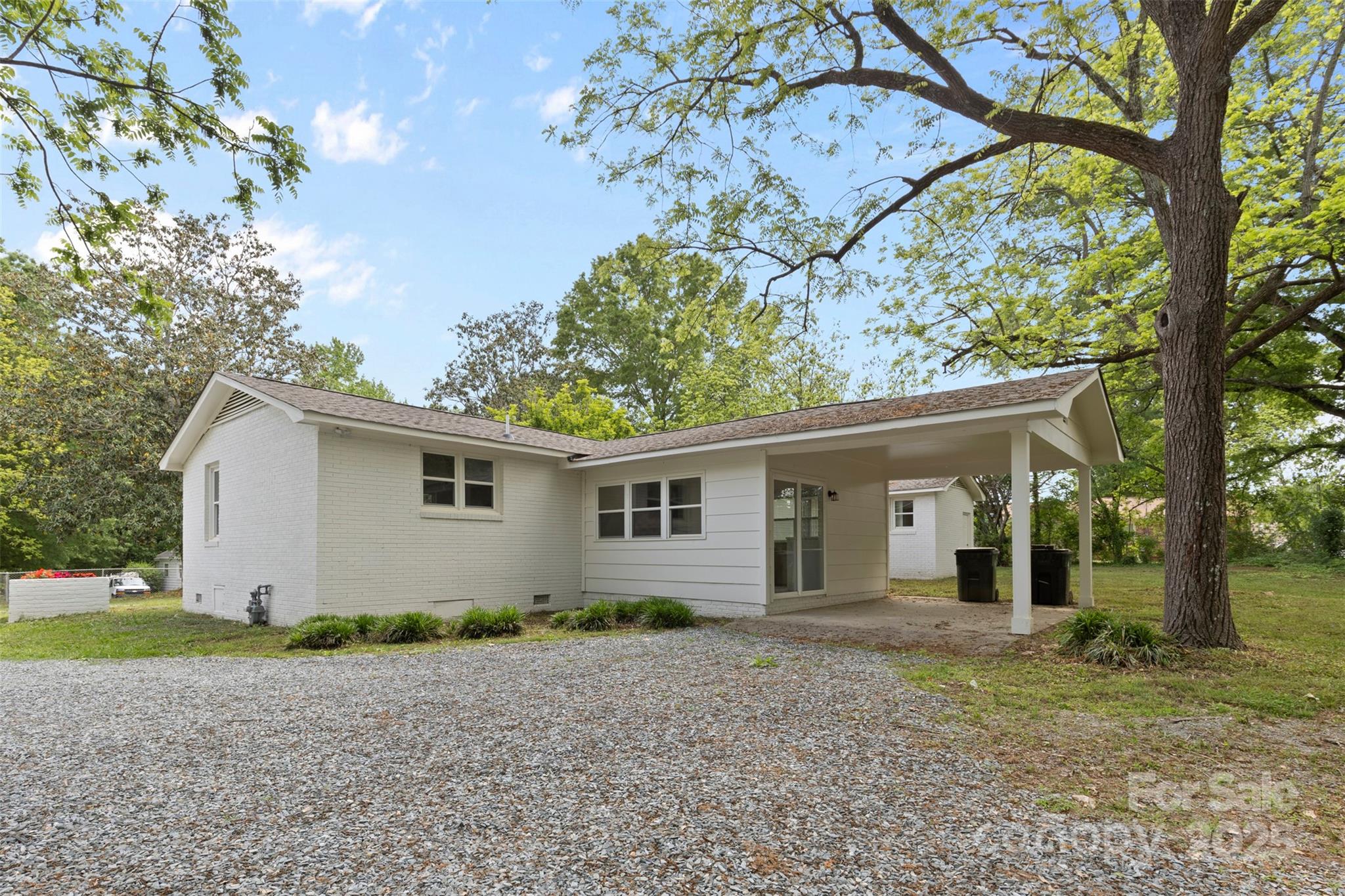 528 W Park Drive