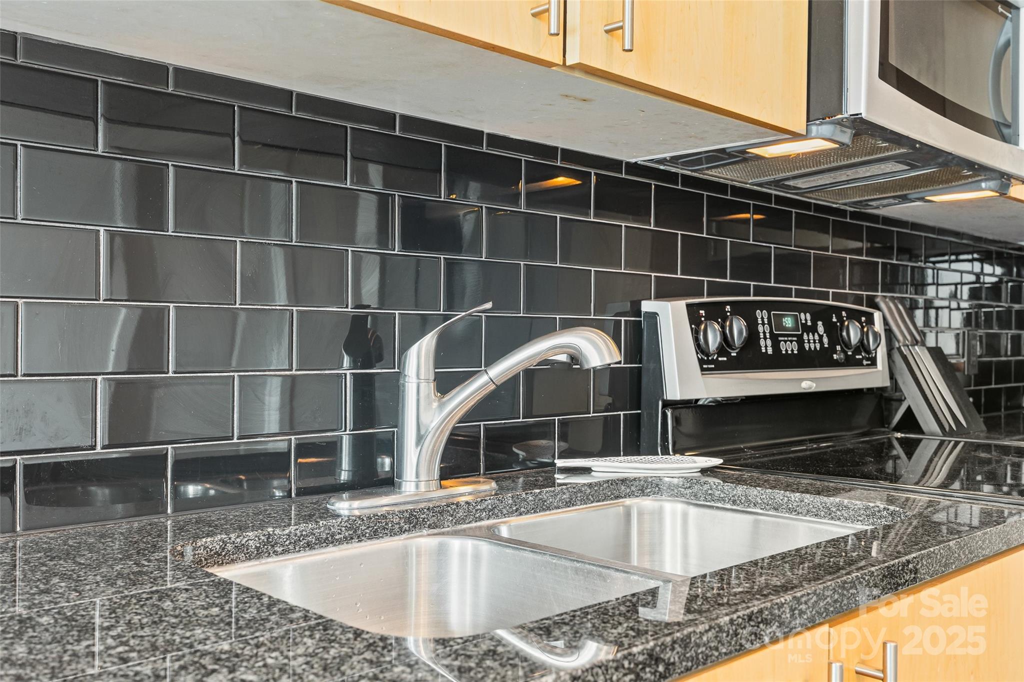 Avenue Condominiums - Residential