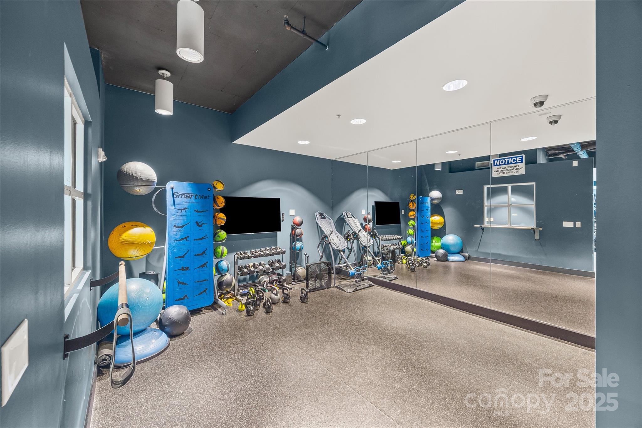 Avenue Condominiums - Residential