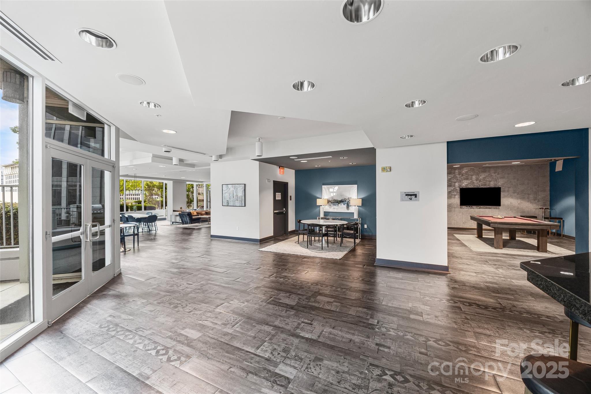 Avenue Condominiums - Residential