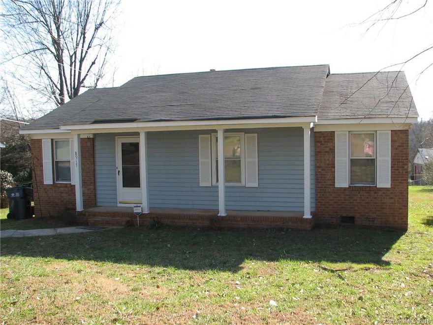 Three bedroom brick and vinyl home in Windsong Trails. Eat in kitchen with direct access to rear yard. Fresh paint (2016), roof (2011), HVAC approximately 5 years old.  Covered front porch and large backyard. Great location convenient to uptown, transportation and shopping -- Don't miss out!