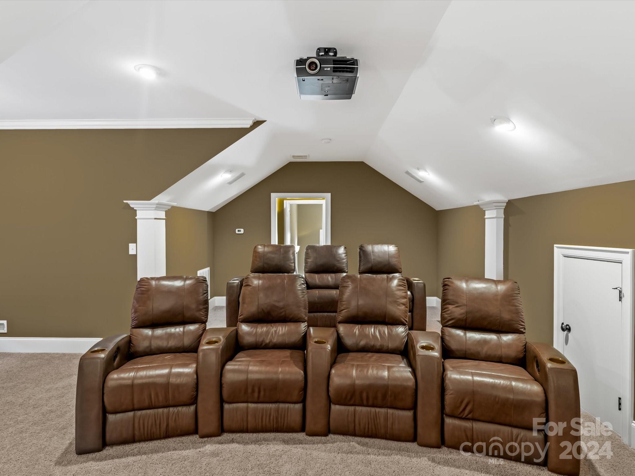 The Peninsula - Residential