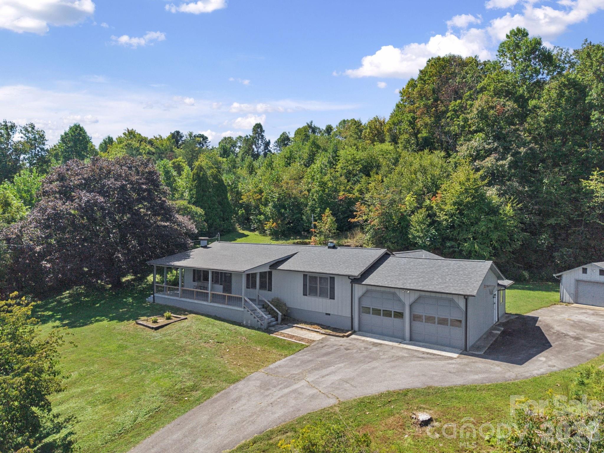 727 E Lyda Road