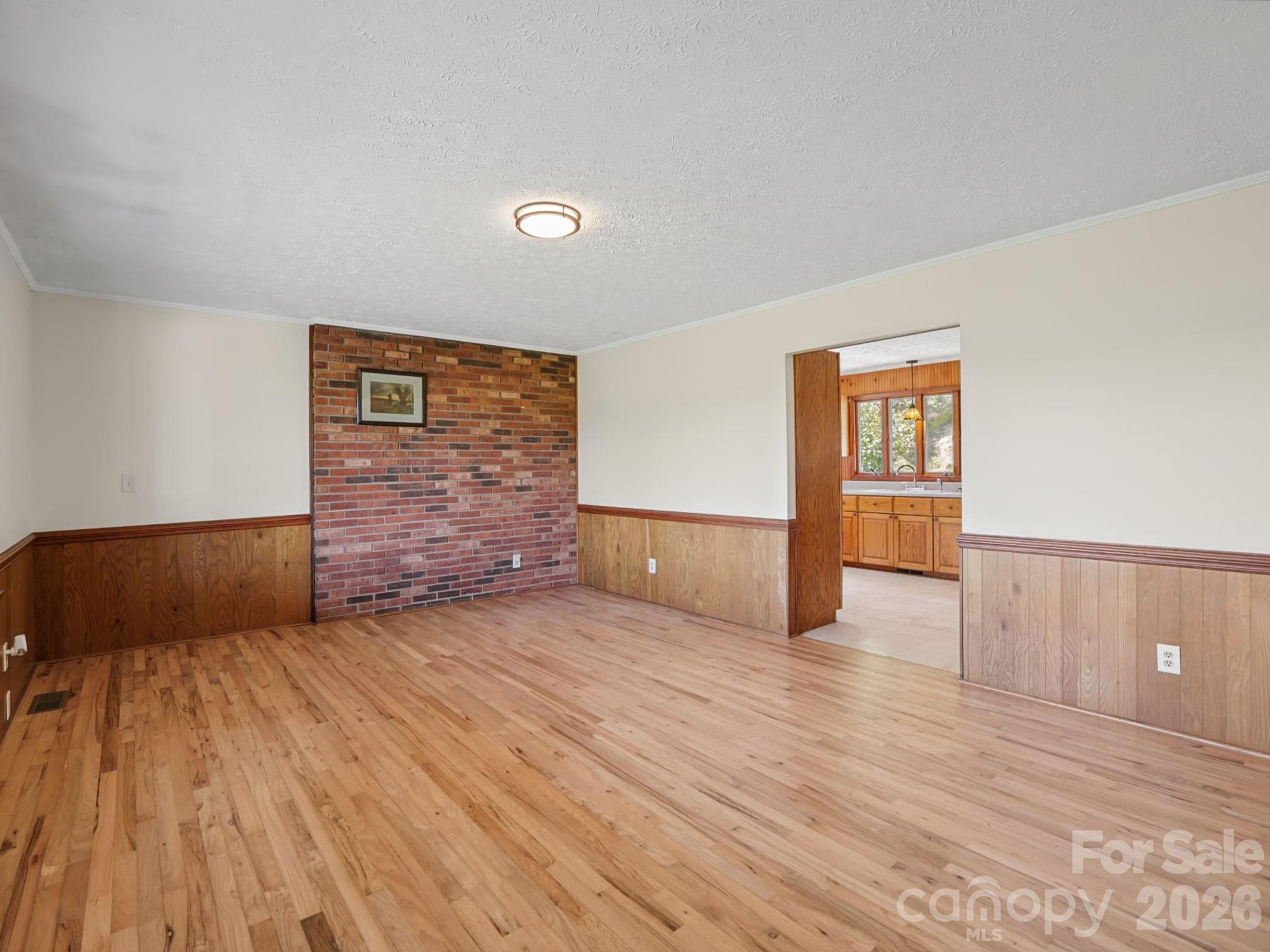 727 E Lyda Road