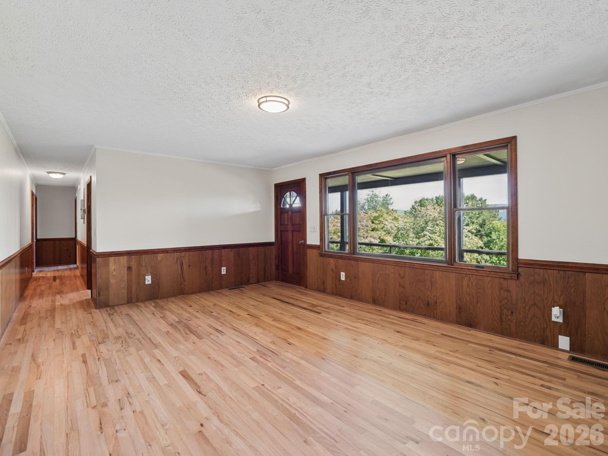 727 E Lyda Road