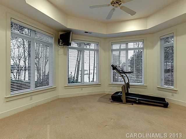 The Peninsula - Residential