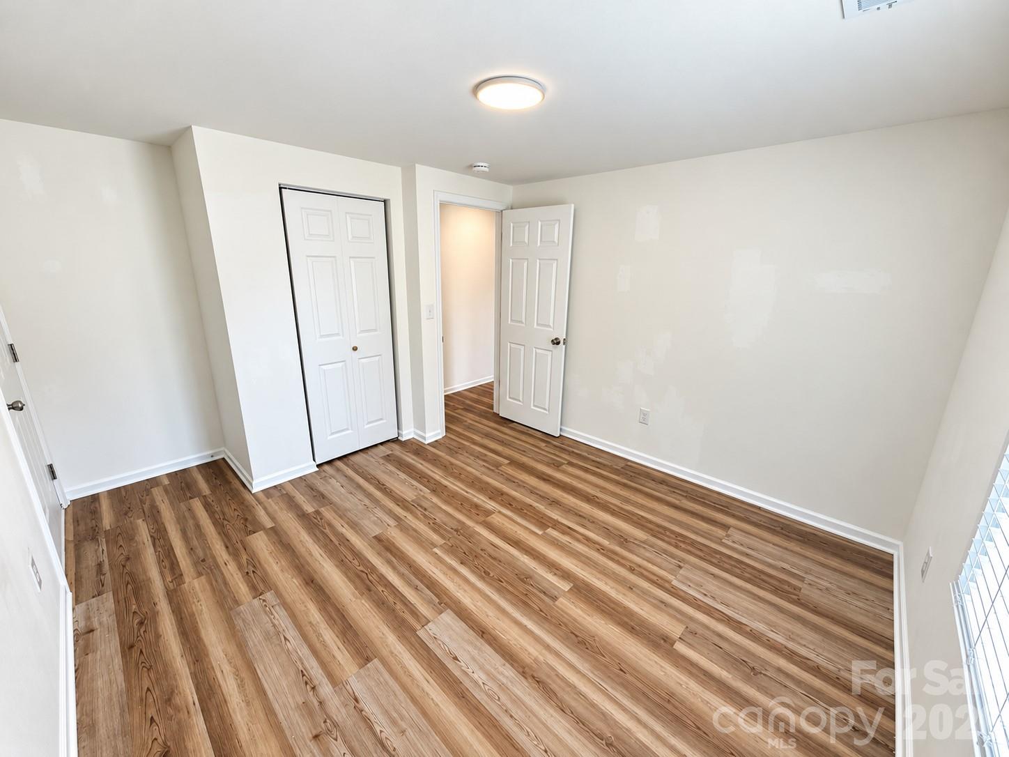 335 Unit A & Unit B N Oakland Avenue
