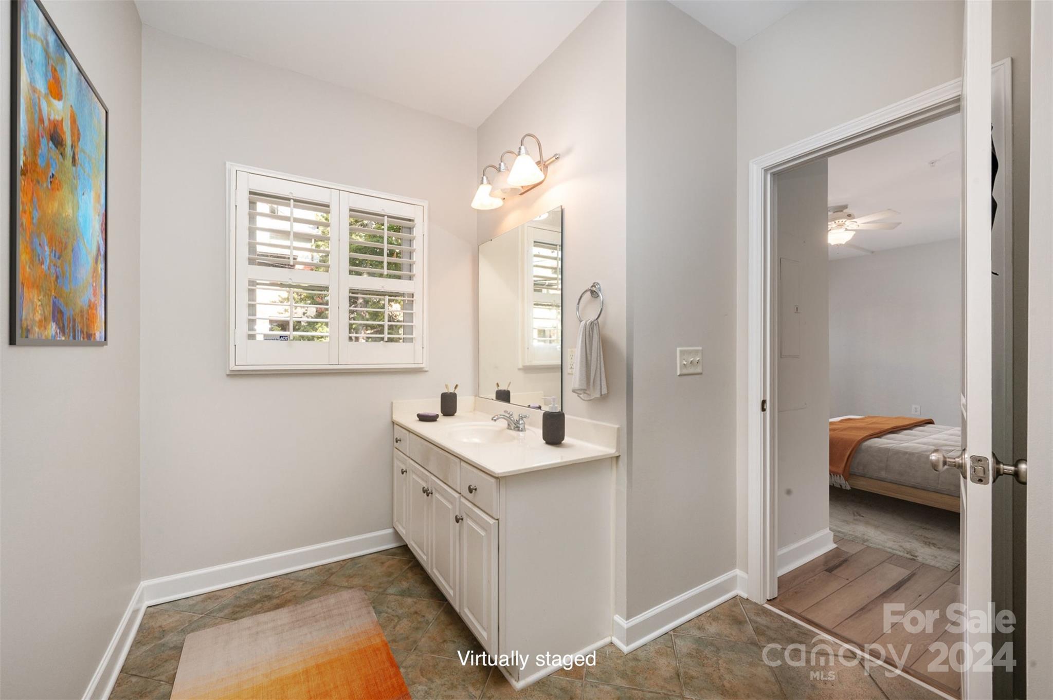 Charlotte, North Carolina 28203, United States, 1 Bedroom Bedrooms, ,2 BathroomsBathrooms,Residential,Active,32019