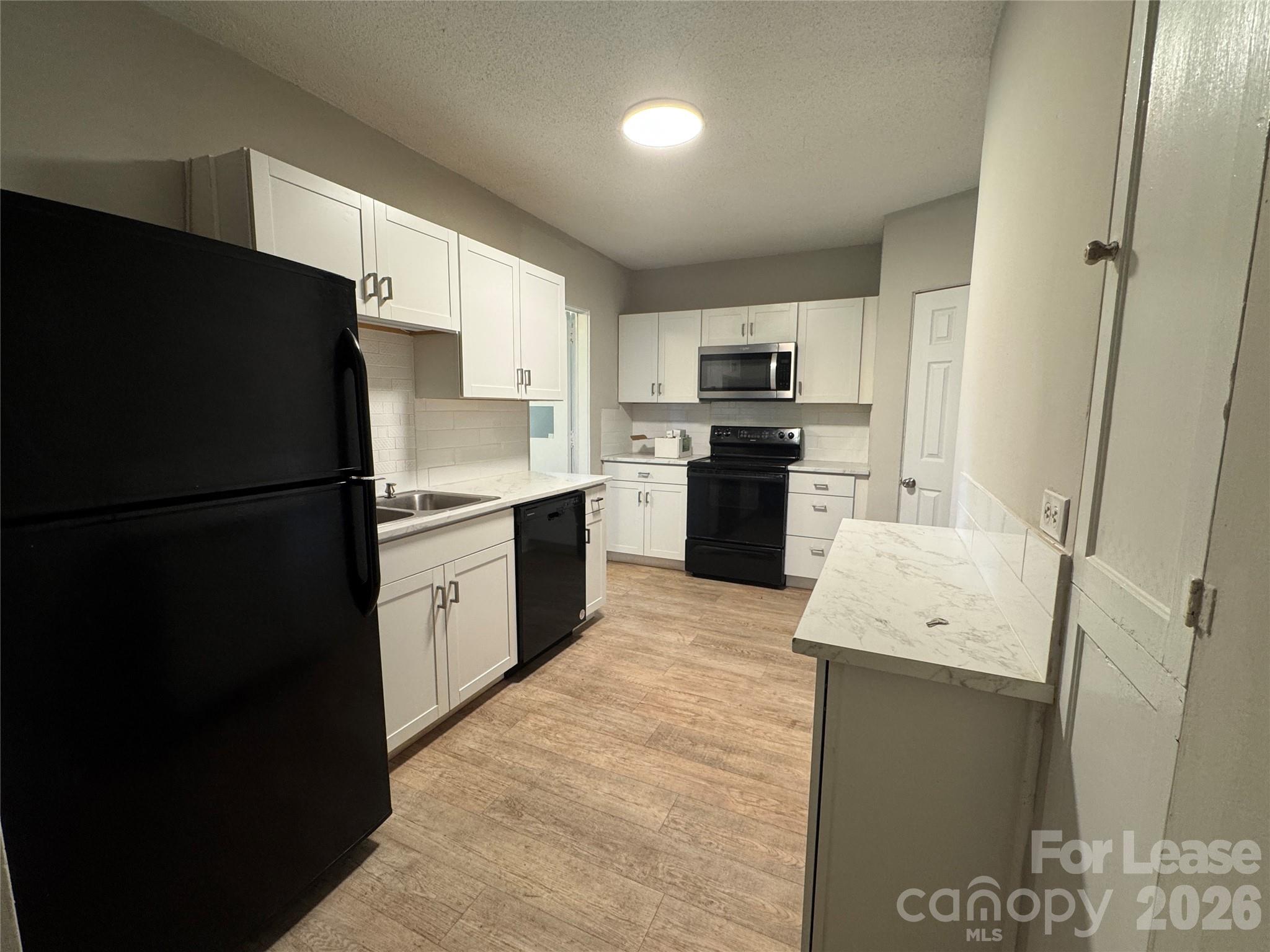 418 W Charlotte Avenue