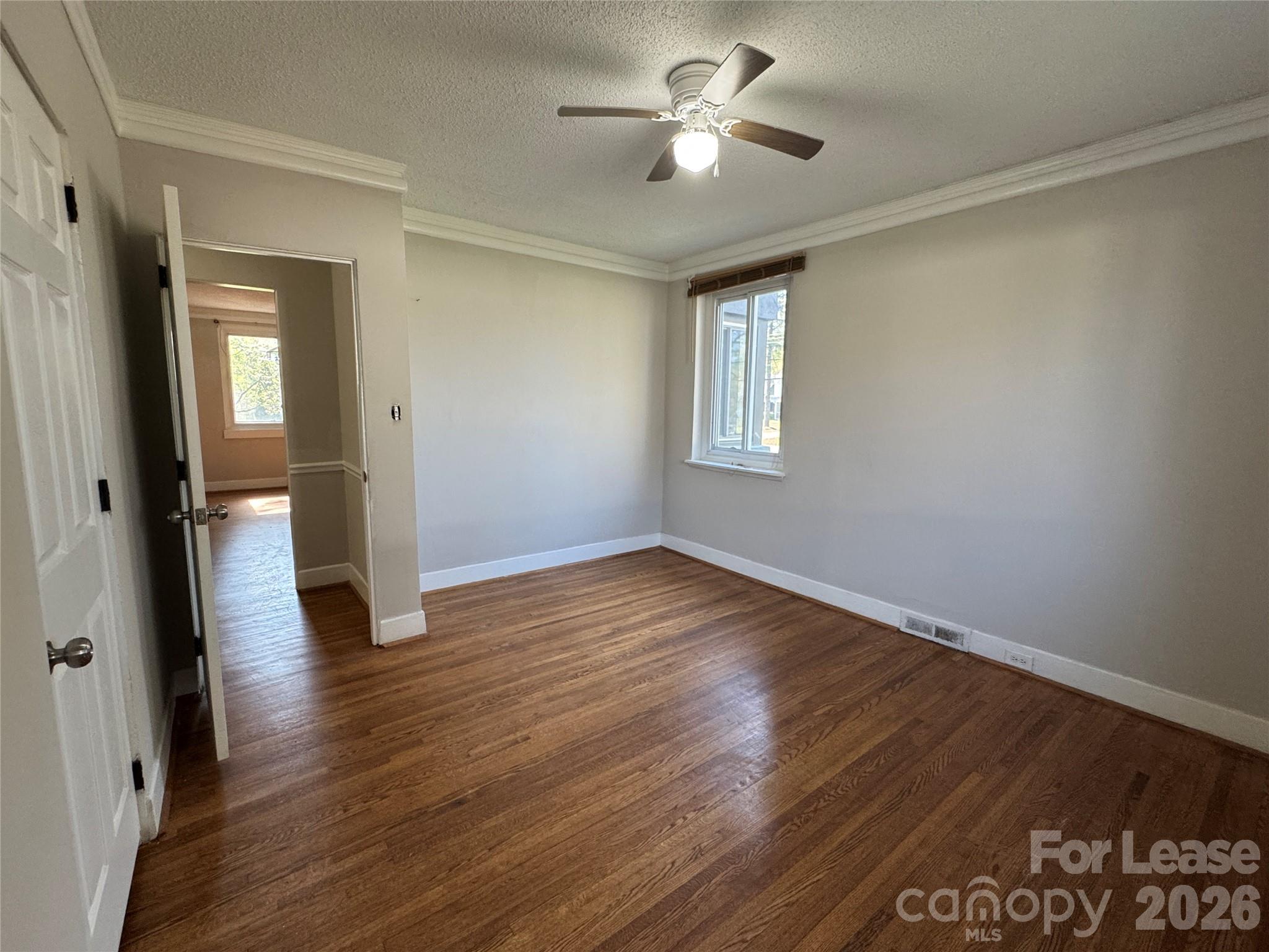 418 W Charlotte Avenue