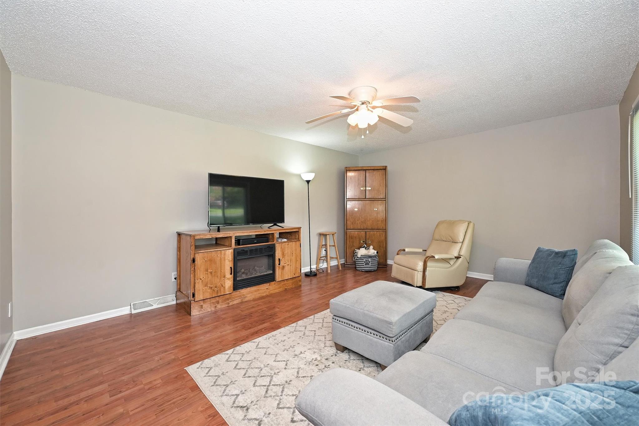 302 Wilcrest Drive