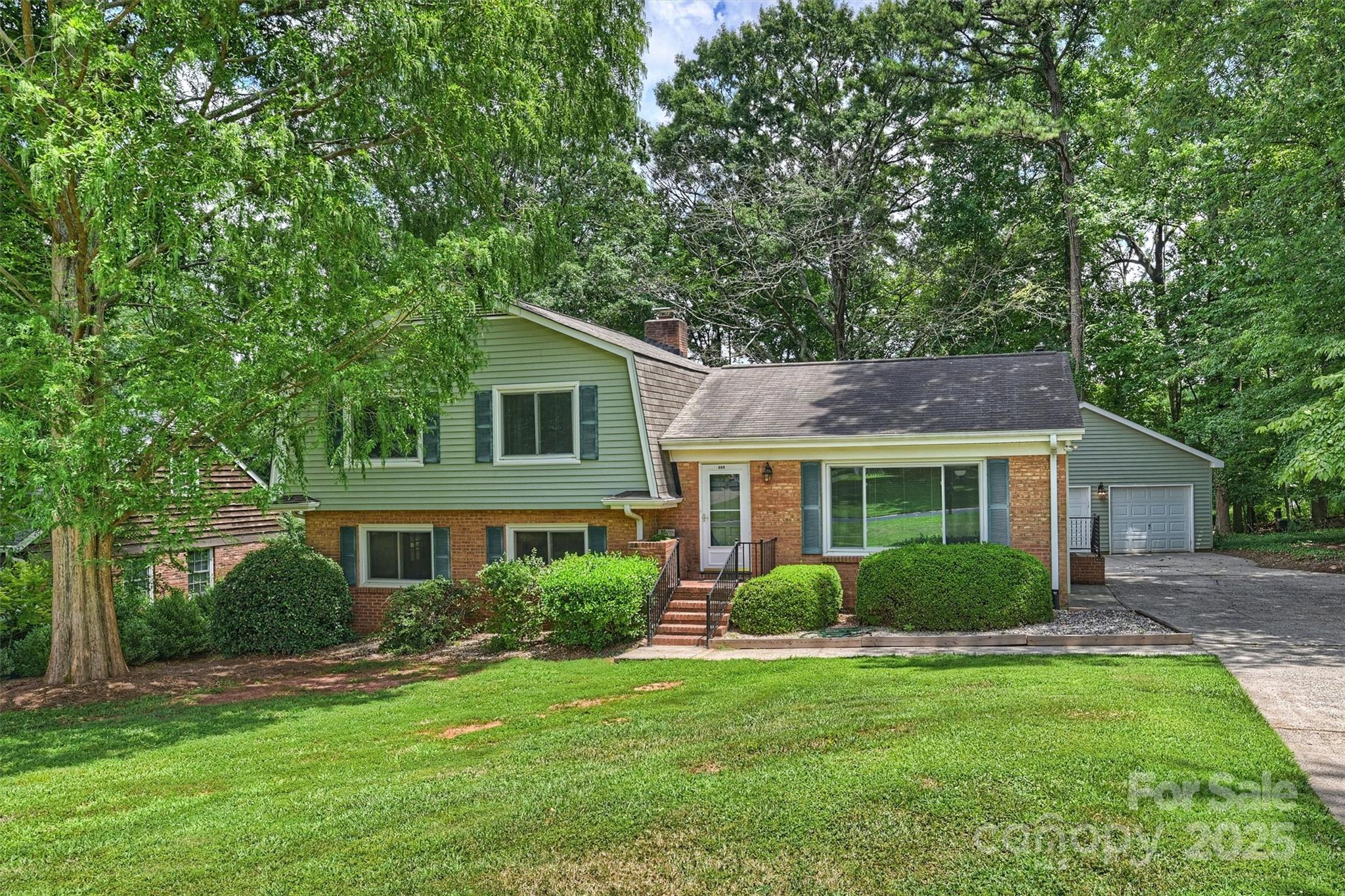 302 Wilcrest Drive