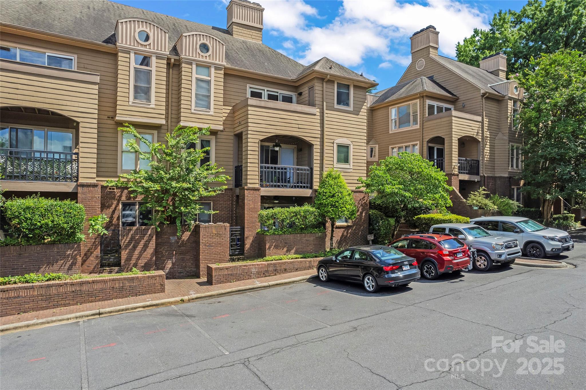 1101 E Morehead Street 25